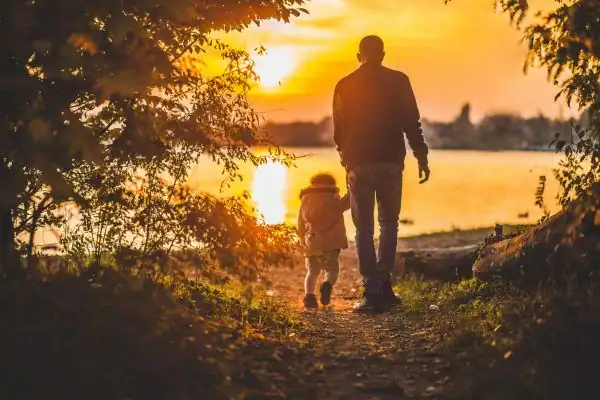 image of dad and child - parental alienation Crewe